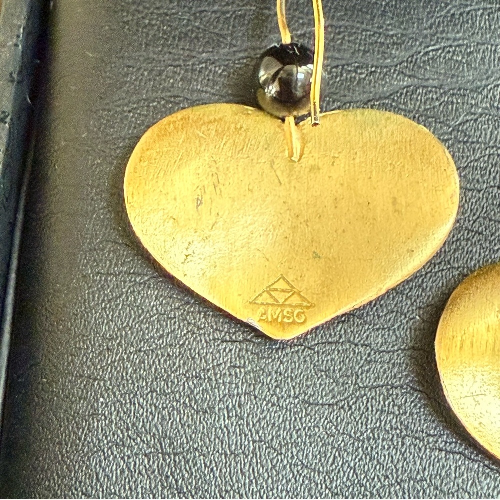 Vintage Lotus Leaf Brushed Gold Tone and Black Bead Earrings - Picture 3 of 8